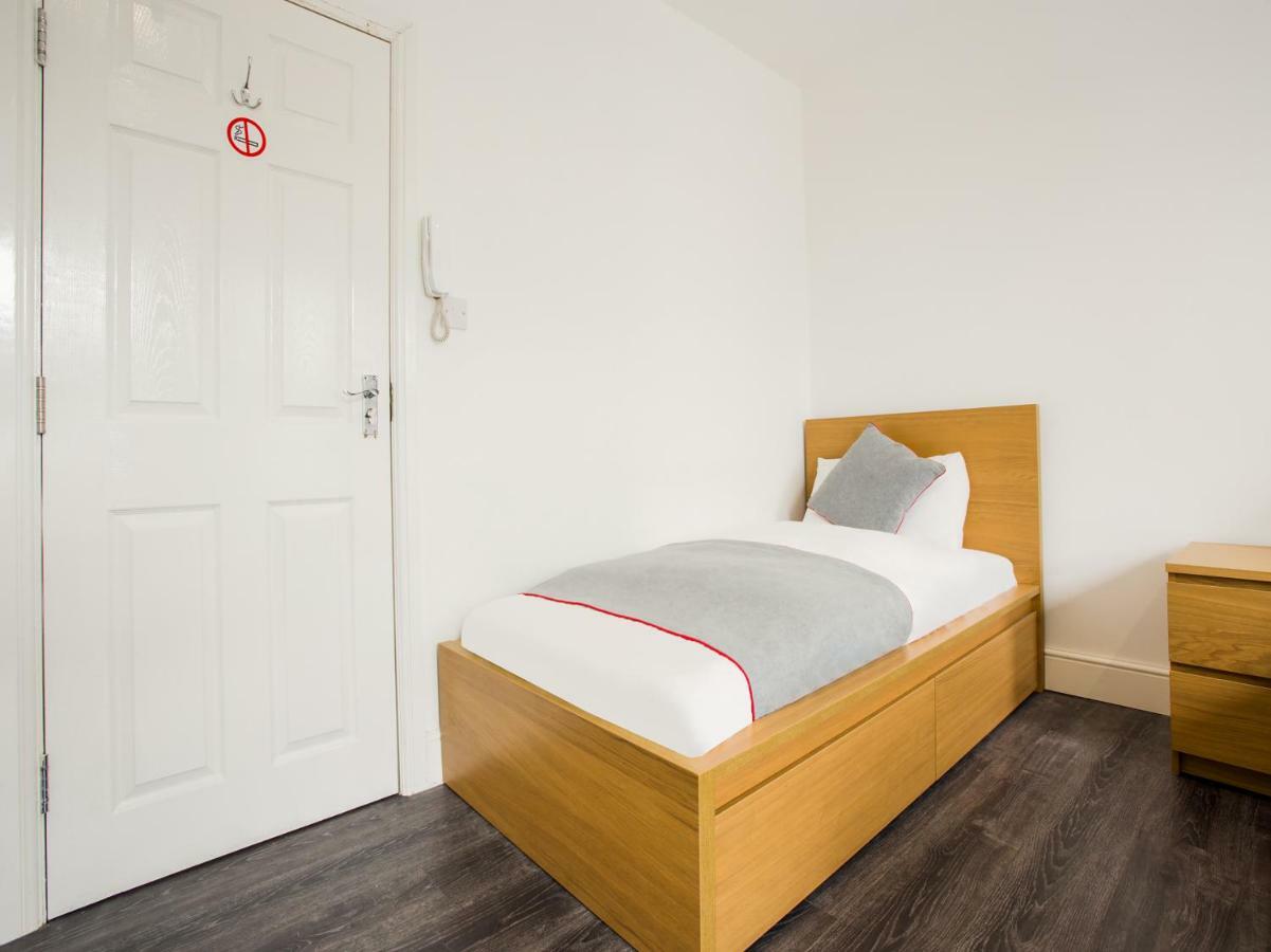 The Broadway Hotel - London Heathrow Southall Eksteriør billede