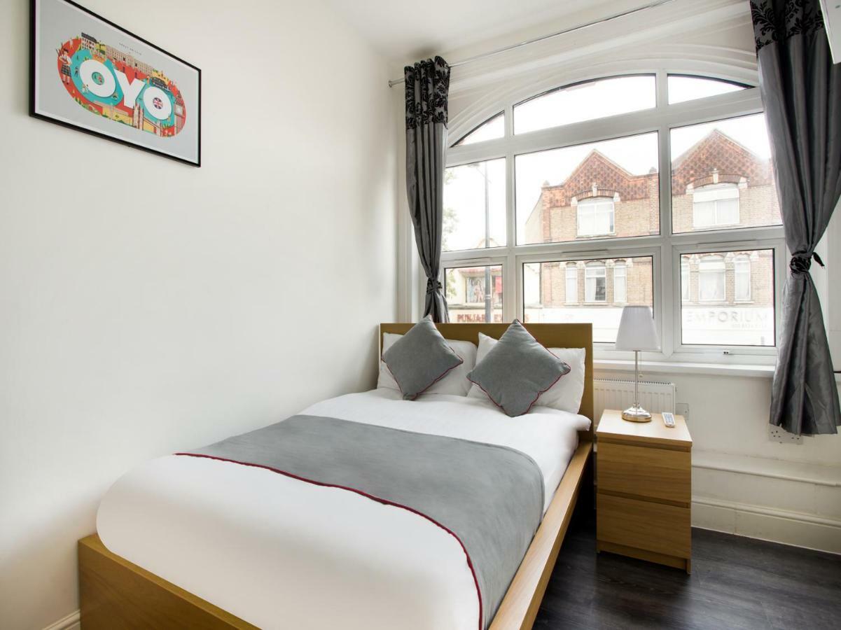 The Broadway Hotel - London Heathrow Southall Eksteriør billede