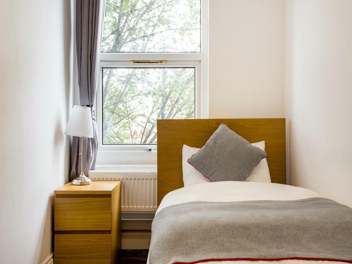 The Broadway Hotel - London Heathrow Southall Eksteriør billede
