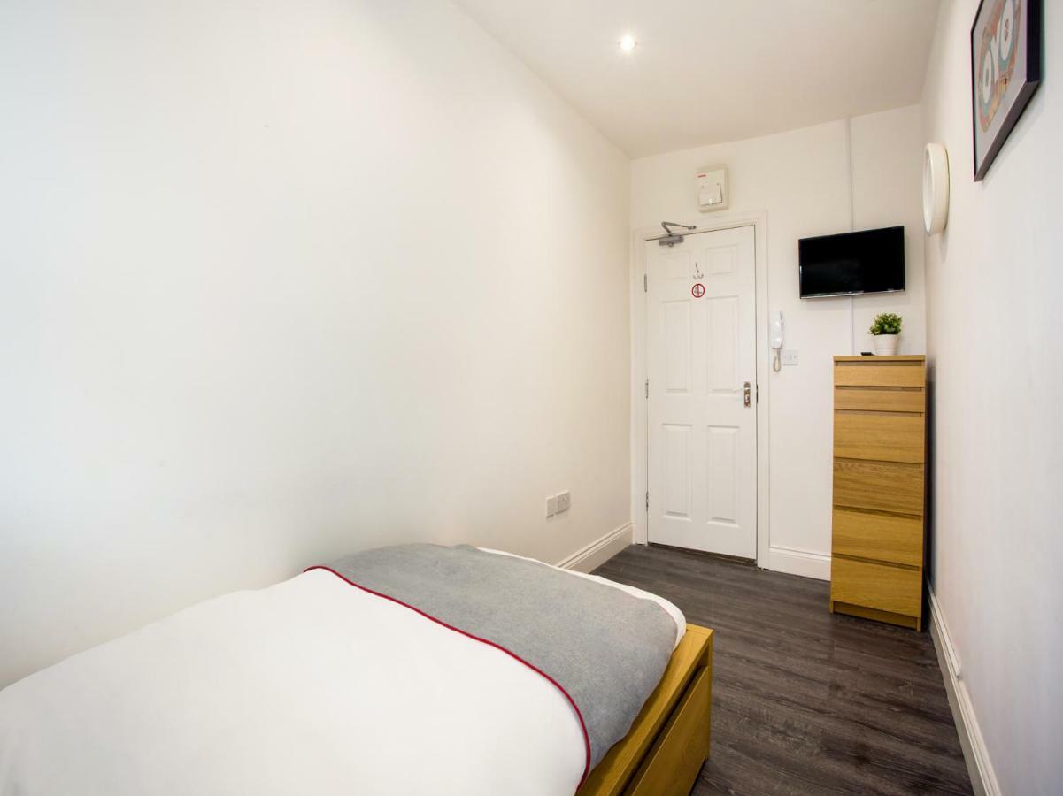 The Broadway Hotel - London Heathrow Southall Eksteriør billede